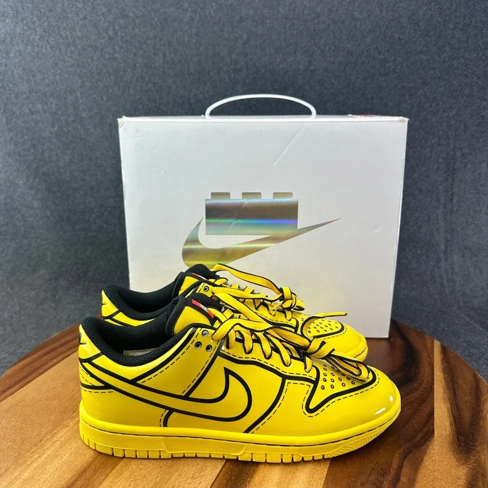 Nike Dunk Low x LEGO 